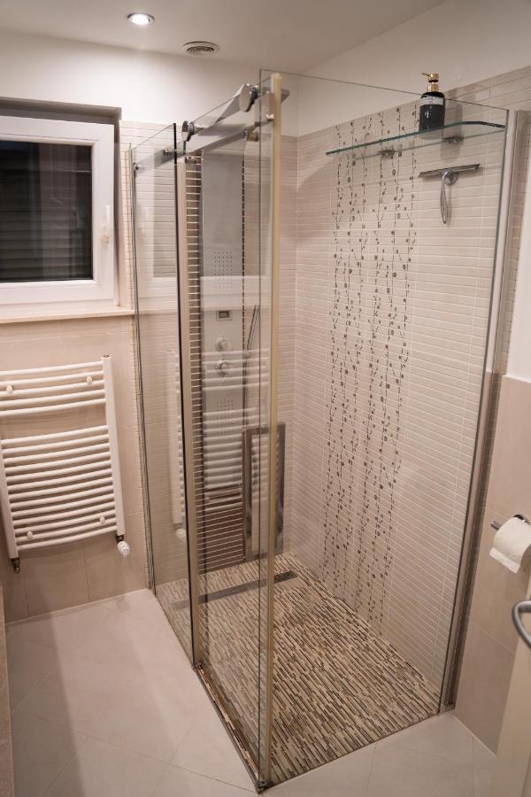 Ultracentral Golden Apartament 1 Suceava Exterior foto